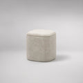 Kubischer Pouf aus Polyester-Bouclé, 45 x 45 x 45 cm, Creme